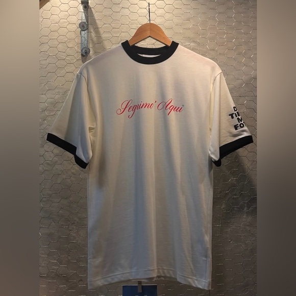 Bad Bunny Seguimo’ Aquí - La Residencia Exclusive T-Shirt DtMF - Picture 1 of 3